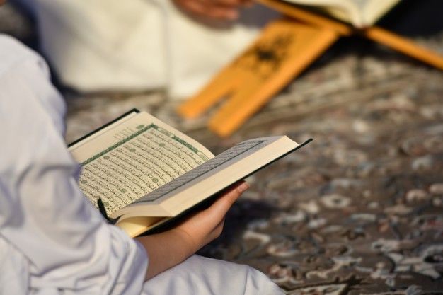 قراءةُ القرآن.. آدابٌ نحتاج إليها في رمضان!📖🌙