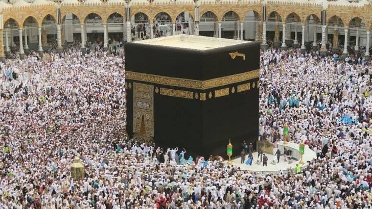 «وَأَذِّن فِی ٱلنَّاسِ بِٱلۡحَجِّ» .. صوتٌ أسمع أرجاءَ الأرض!🤲