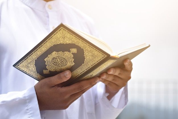  الابتلاء سنة إلهية وبشرى للصابرين: تأملات في آية الابتلاء من سورة البقرة